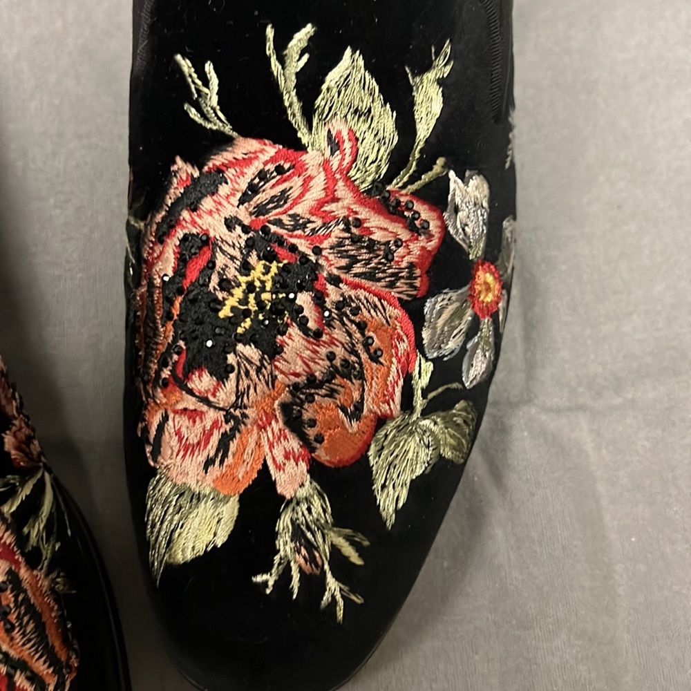 Alexander McQueen Velvet Embroidered Rhinestone Flats/Slipper Size 8 NWT - Picture 7 of 9